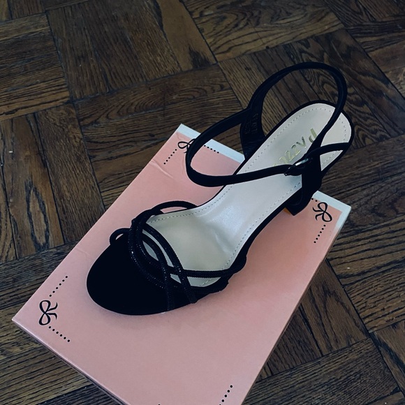 Elegant Black Strappy 4” Women's Heels - Picture 2 of 3